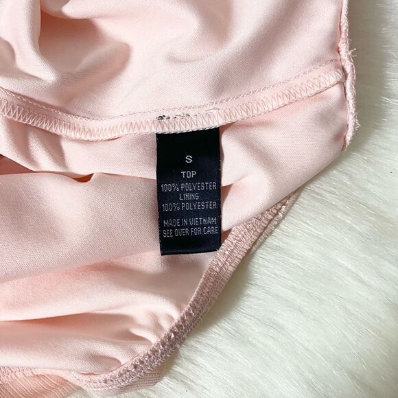 Express pink chiffon top with crochet laced sleeves - Picture 3 of 5